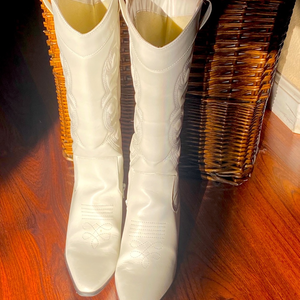 White cowgirl boots